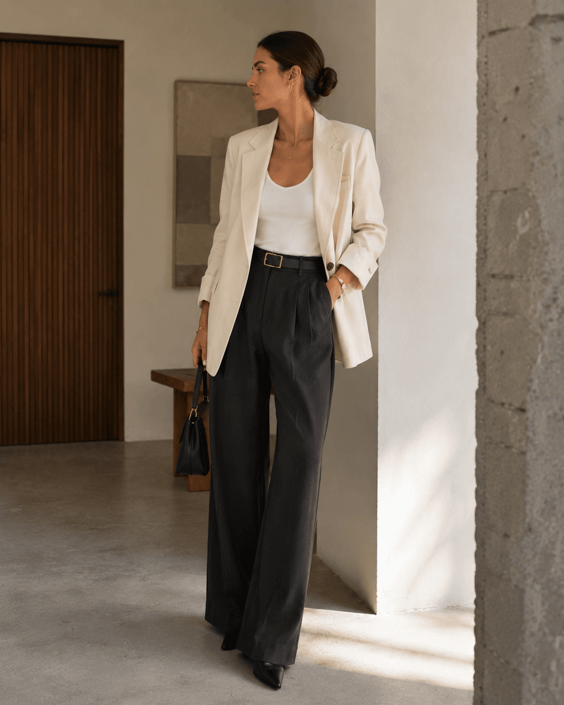 Model in an urban scene for video content